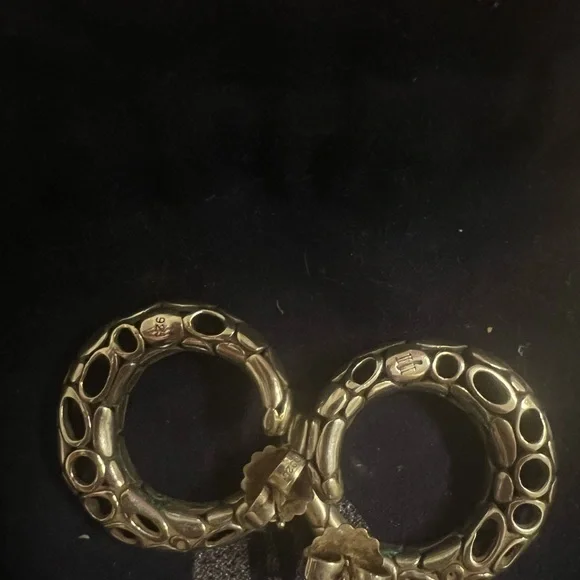 *Authentic RARE John Hardy Sterling Kali Pebble Hoop Horn Earrings! - Picture 4 of 6